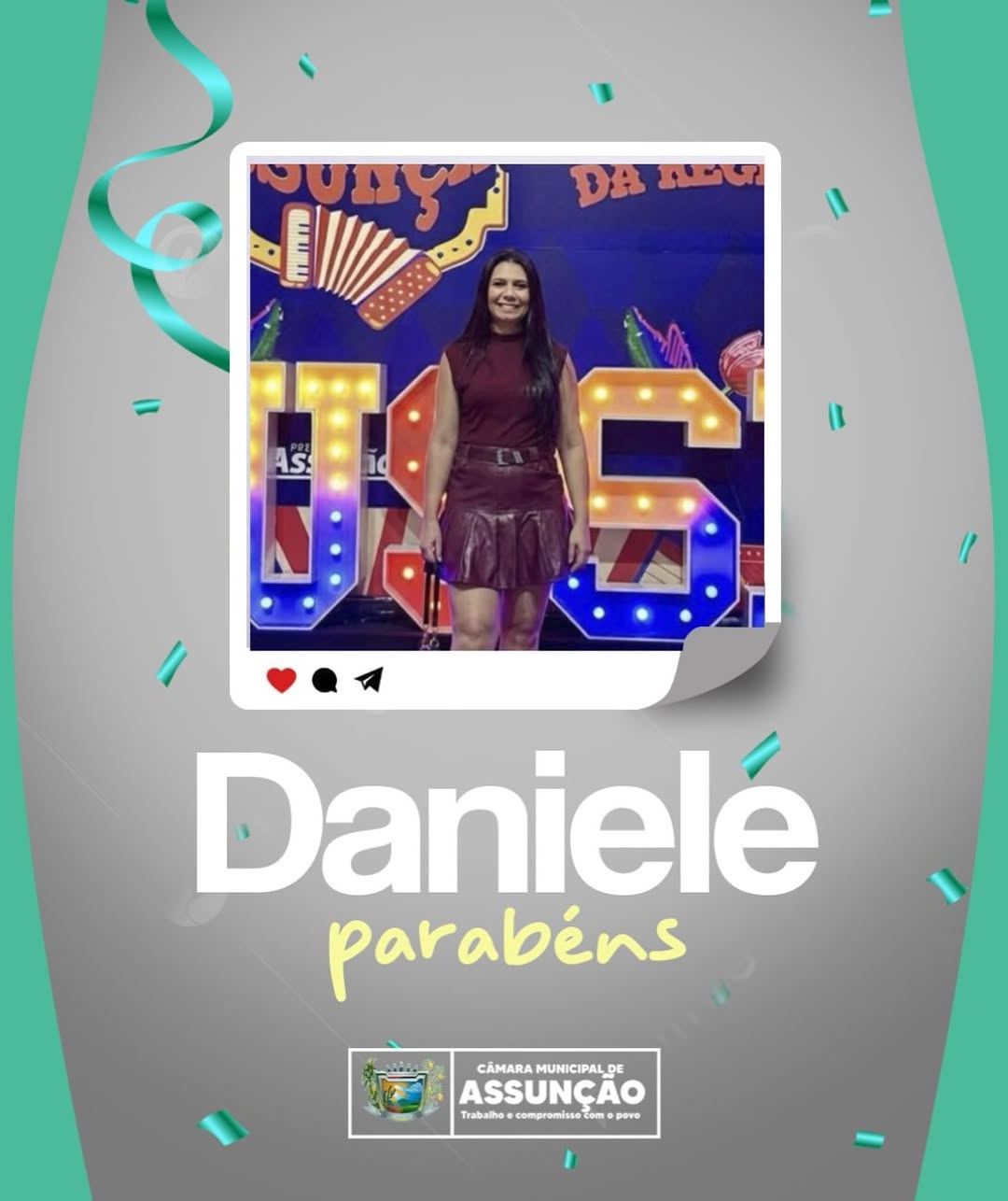 Câmara Municipal parabeniza servidora Daniele por seu aniversário